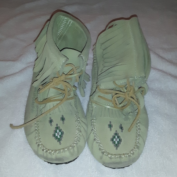 Manitobah Mukluks - Green genuine suede moccasins